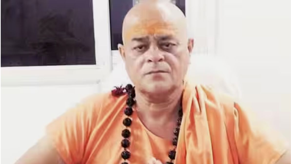 Mahamandeleshwar Swami Akhileshwarnand Giri